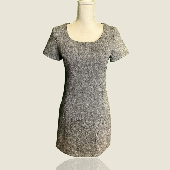 BCBGMaxAzria Black & White Tweed Scoopneck Short Sleeve
Mini Shift Dress Size M - Picture 1 of 13